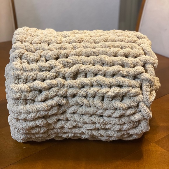 Chunky knit blankets - Picture 3 of 4